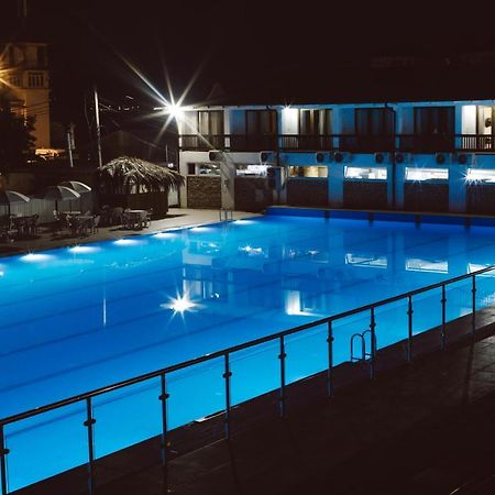 Dem Hotel Sukhumi Luaran gambar