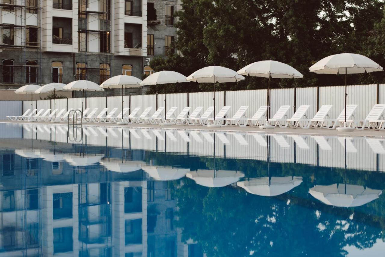Dem Hotel Sukhumi Luaran gambar