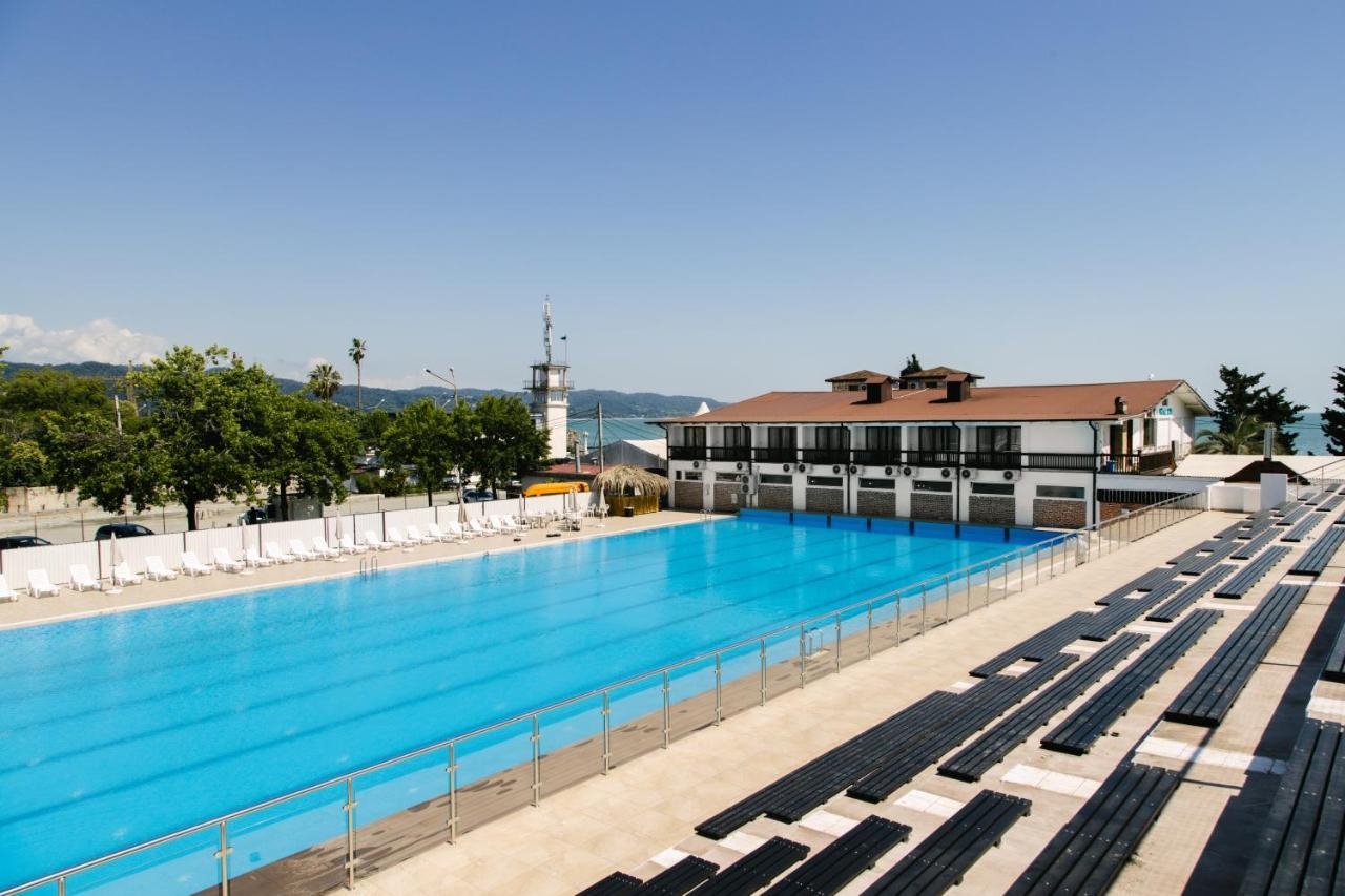 Dem Hotel Sukhumi Luaran gambar