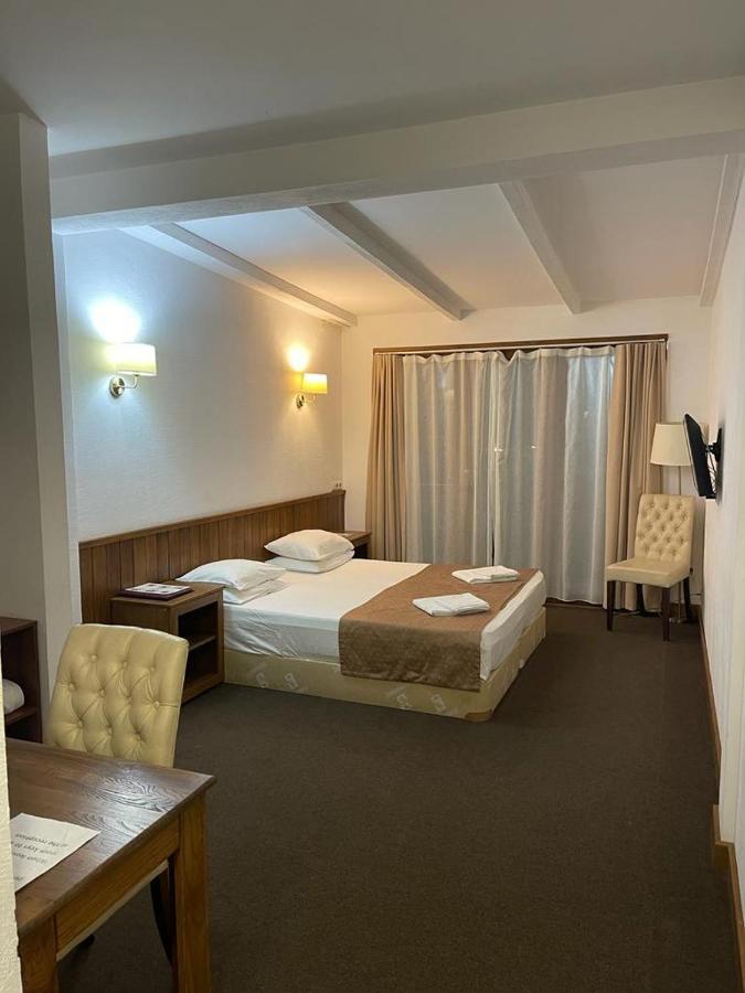 Dem Hotel Sukhumi Luaran gambar