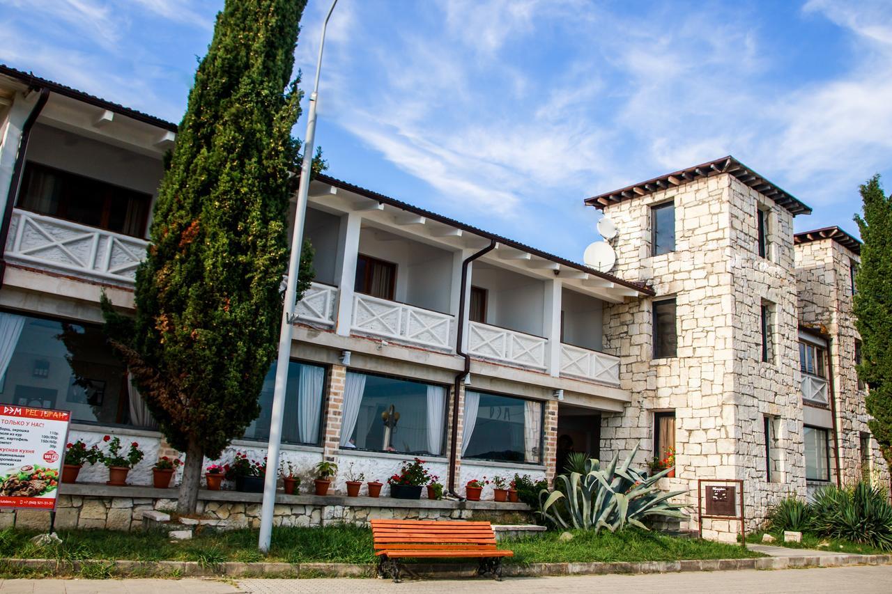 Dem Hotel Sukhumi Luaran gambar