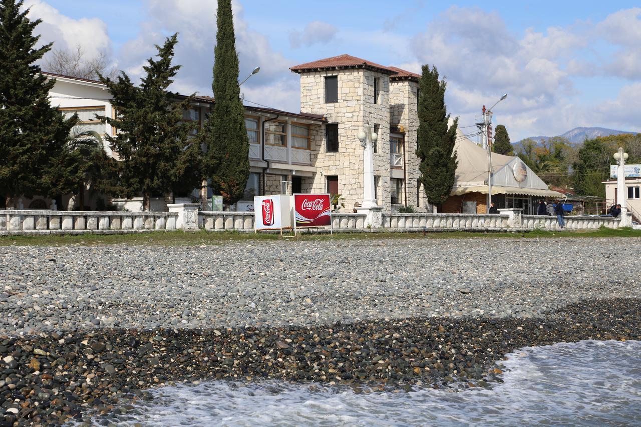 Dem Hotel Sukhumi Luaran gambar