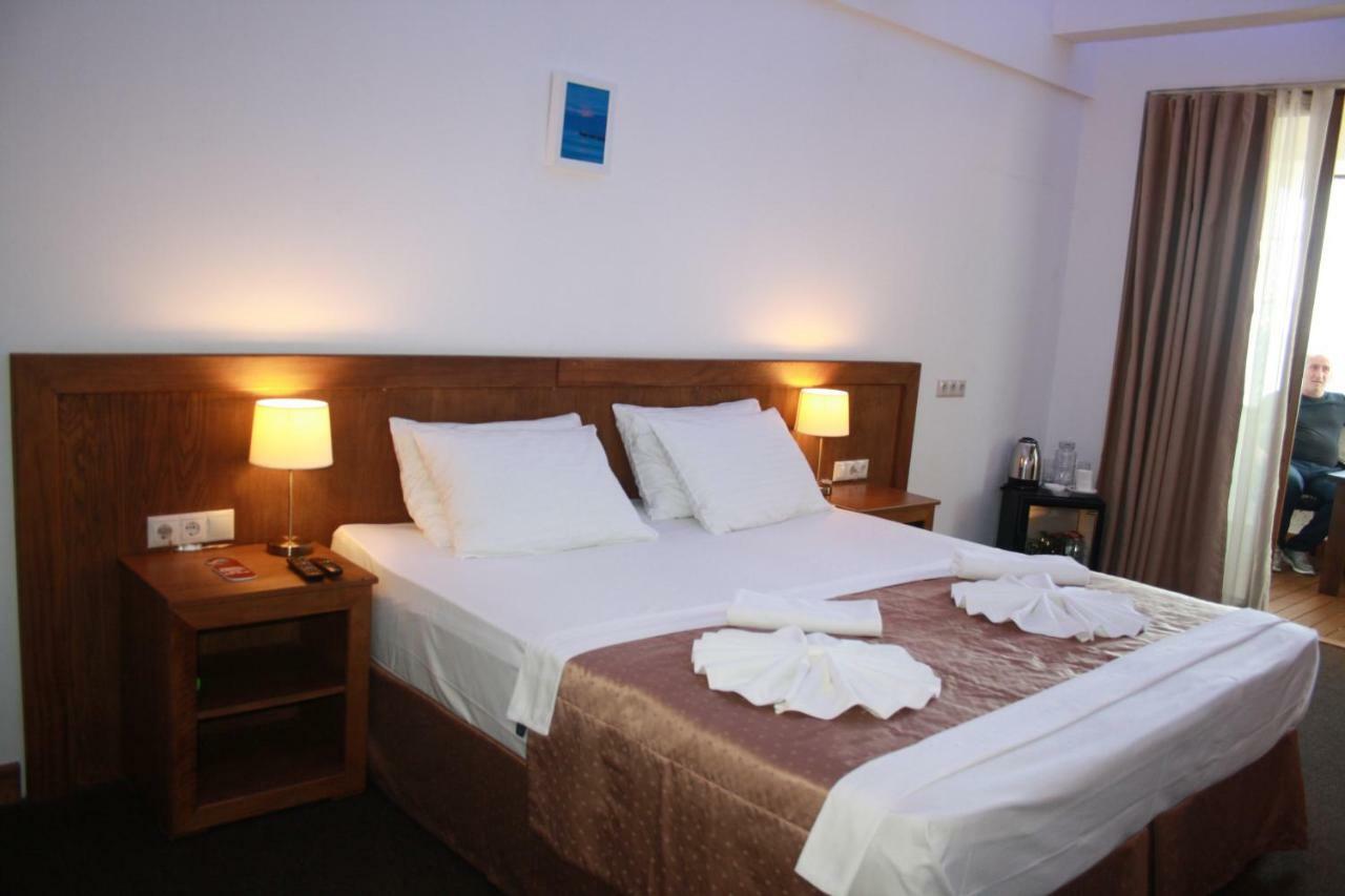 Dem Hotel Sukhumi Luaran gambar