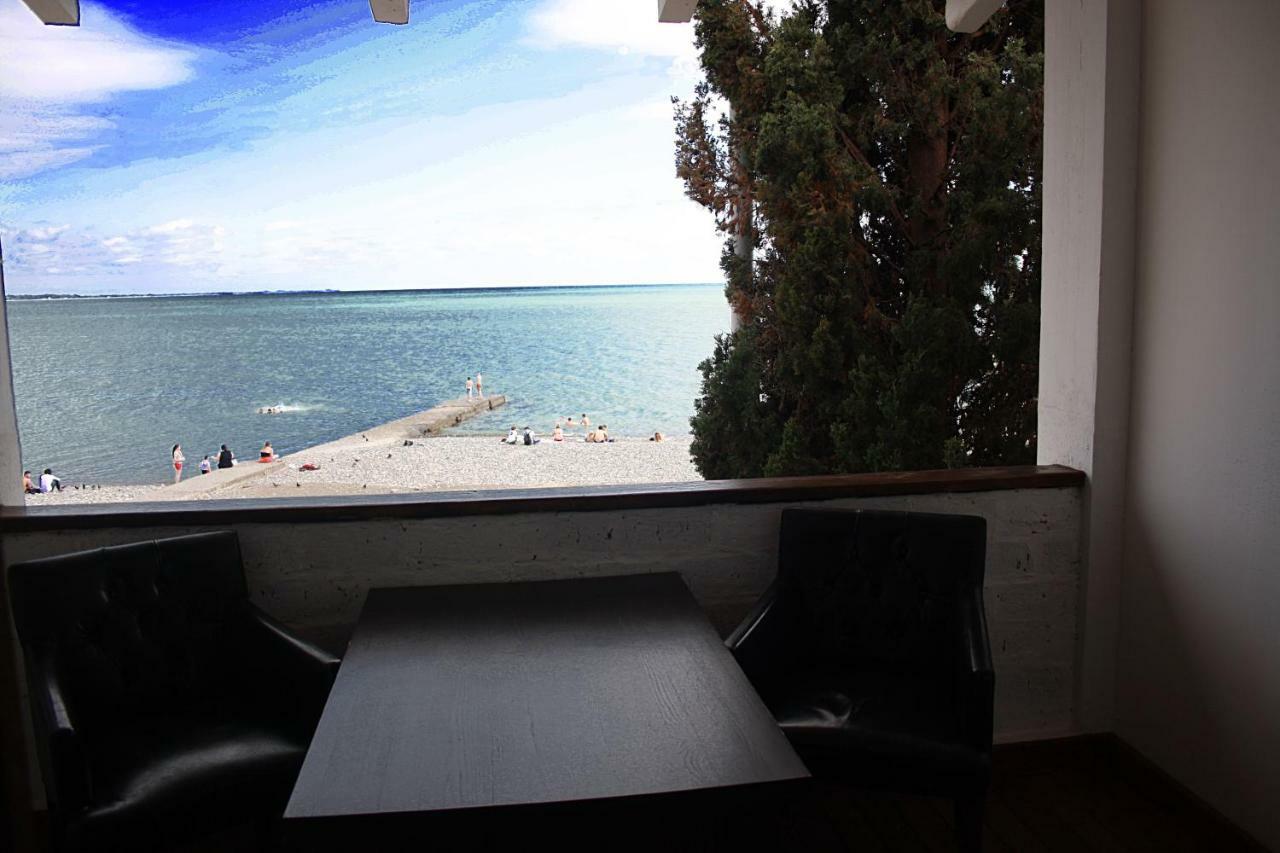 Dem Hotel Sukhumi Luaran gambar