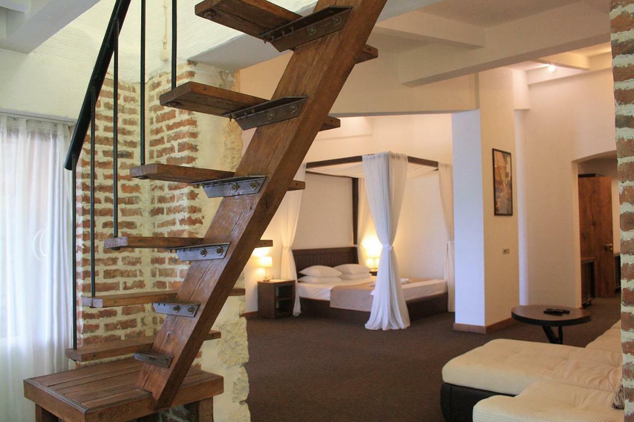 Dem Hotel Sukhumi Luaran gambar