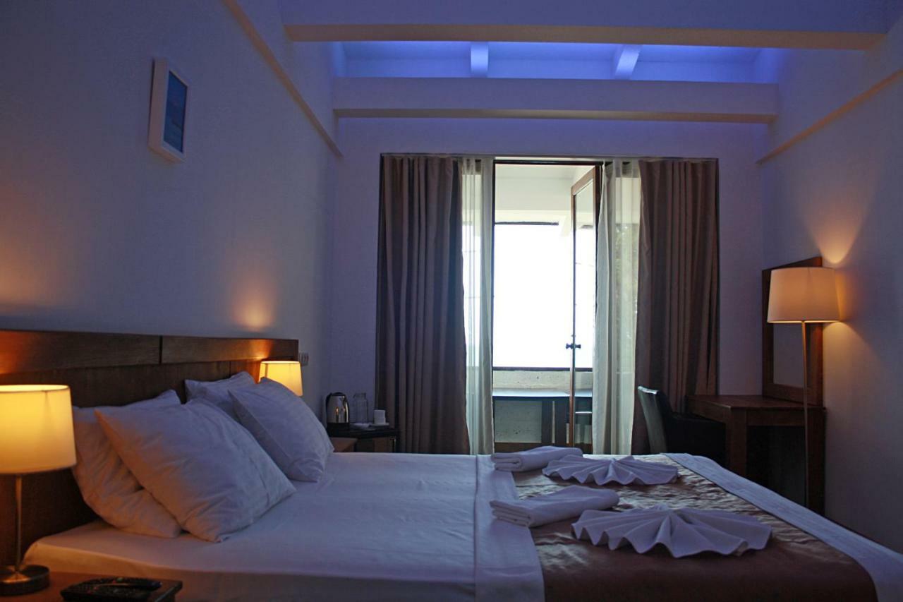 Dem Hotel Sukhumi Luaran gambar
